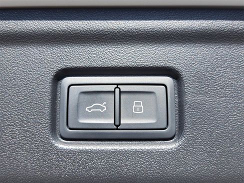 New 2025 Audi A6 e-tron Premium image 13