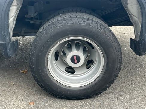 Used 2021 GMC Sierra 3500 4x4 Crew Cab w/ Gooseneck/5TH Wheel Package image 8