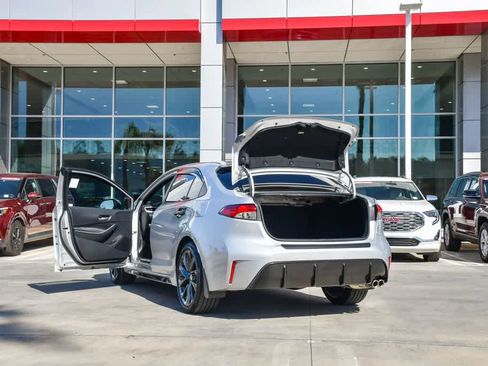 Used 2023 Toyota Corolla SE w/ SE Premium Package image 25