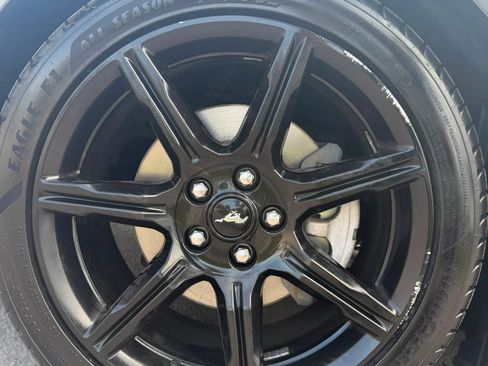 Used 2019 Ford Mustang Coupe w/ Black Accent Package RWD image 4