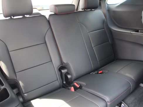 New 2026 Chevrolet Traverse Z71 w/ Driver Confidence Package AWD/4WD image 18