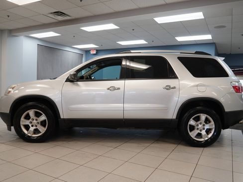 Used 2012 GMC Acadia SLE image 2