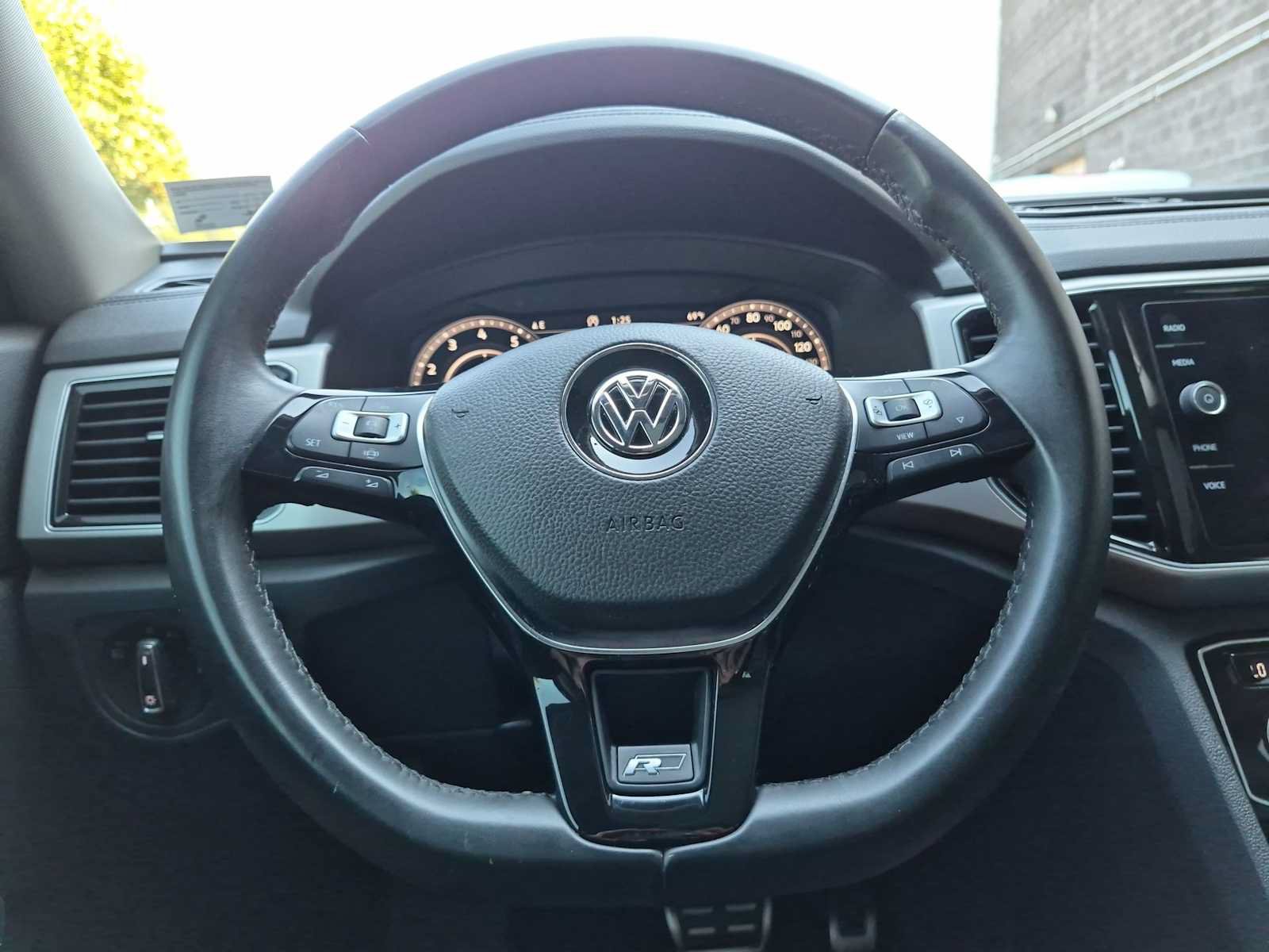 Used 2019 Volkswagen Atlas SEL R-Line AWD/4WD image 22