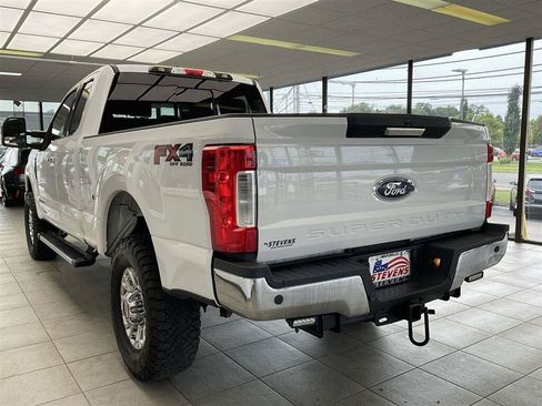 Used 2017 Ford F350 XLT w/ XLT Premium Package AWD/4WD image 7