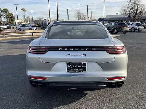 Used 2018 Porsche Panamera 4S image 4
