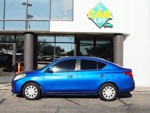 Used 2012 Nissan Versa SV image 8