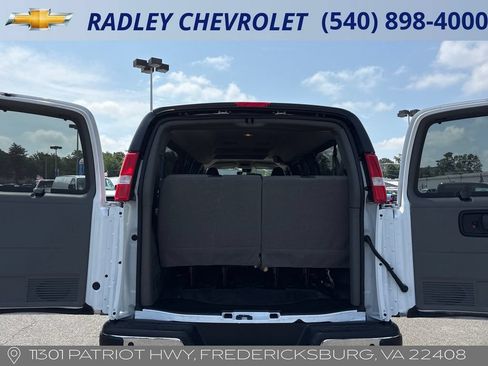 Certified 2024 Chevrolet Express 3500 LT w/ LT Preferred Equipment Group RWD image 11