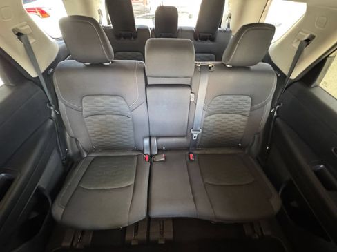 Used 2025 Nissan Pathfinder SV FWD image 41