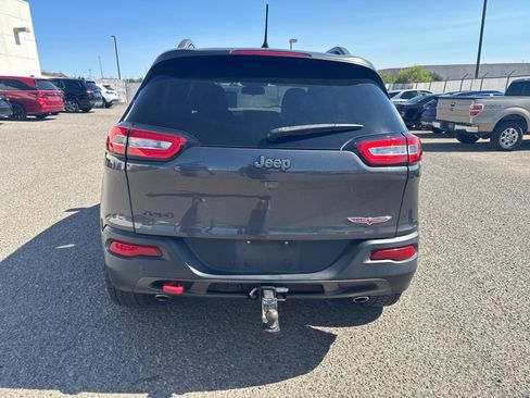 Used 2016 Jeep Cherokee Trailhawk w/ Leather Interior Group AWD/4WD image 4