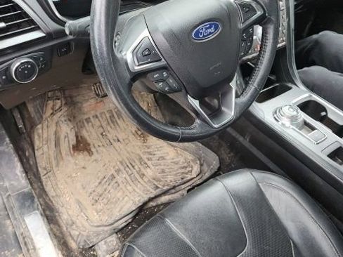 Used 2020 Ford Fusion Titanium image 9