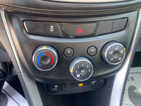 Used 2018 Chevrolet Trax LS image 13