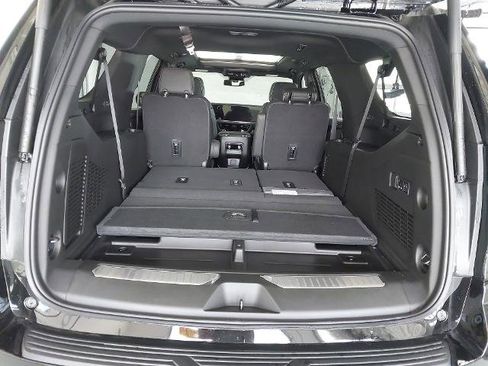 New 2026 Chevrolet Suburban Premier w/ Sun And Tow Package AWD/4WD image 27