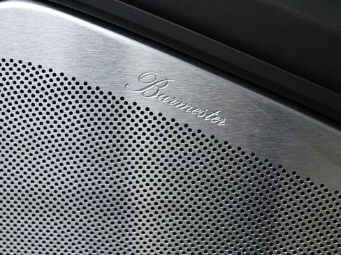 Certified 2025 Porsche Cayenne Turbo AWD/4WD image 24