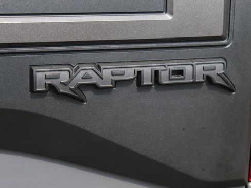 Used 2020 Ford F150 Raptor w/ Equipment Group 802A Luxury AWD/4WD image 28