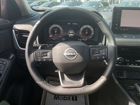 Used 2026 Nissan Rogue SL FWD image 30