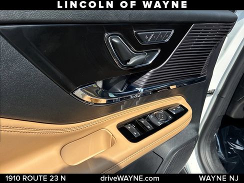 Certified 2022 Lincoln Corsair Reserve w/ Equipment Group 201A AWD/4WD image 14