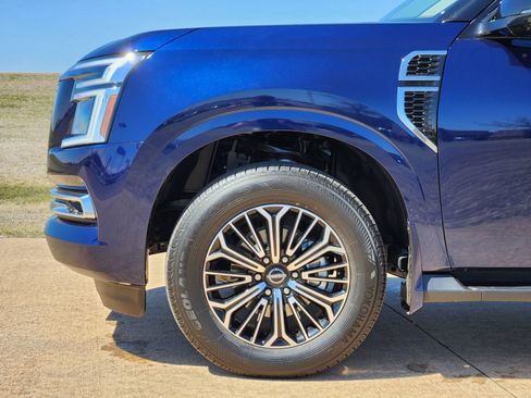 New 2025 Nissan Armada Platinum image 7