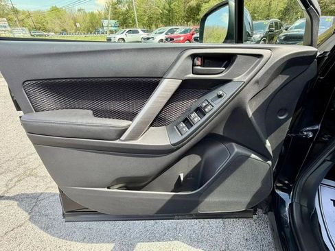 Used 2017 Subaru Forester 2.5i Premium AWD/4WD image 10
