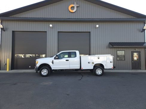 Used 2017 Ford F250 XL w/ Power Equipment Group AWD/4WD image 26