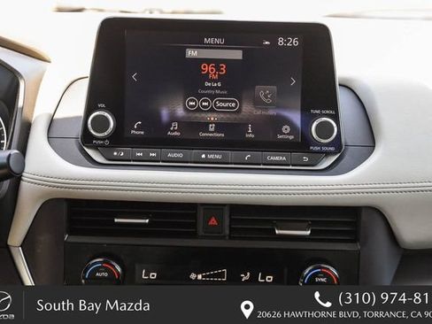 Used 2025 Nissan Rogue SV FWD image 13