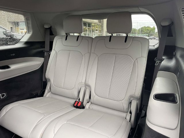Used 2021 Jeep Grand Cherokee L Overland w/ Luxury Tech Group IV AWD/4WD image 13