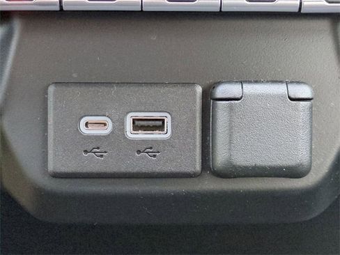 Used 2021 Chevrolet Silverado 1500 Custom image 20