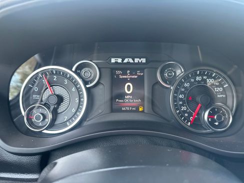 Used 2024 RAM 2500 Big Horn w/ Sport Appearance Package image 14