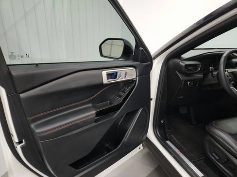 Used 2024 Ford Explorer ST-Line w/ Class IV Trailer Tow Package AWD/4WD image 21