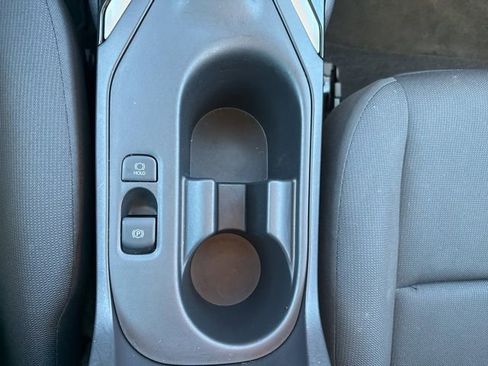 Used 2025 Toyota Corolla LE image 33