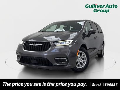 Used 2023 Chrysler Pacifica Touring-L