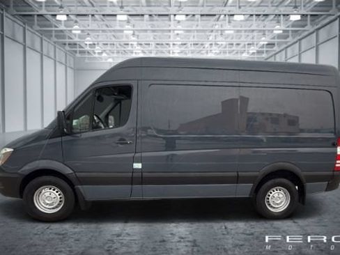 Used 2018 Mercedes-Benz Sprinter 2500 image 2