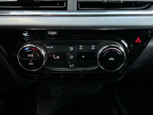 Used 2025 Chevrolet Trax LT image 25