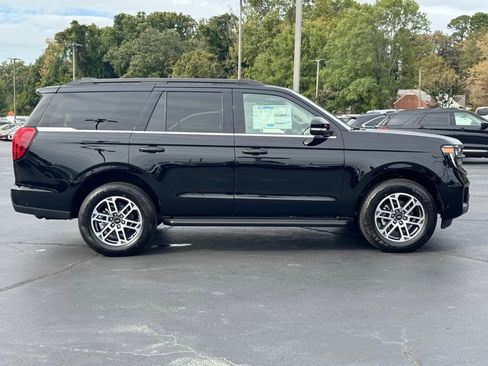 New 2025 Ford Expedition Active image 4