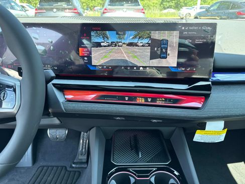 New 2026 BMW 550e xDrive AWD/4WD image 25