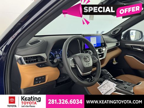 New 2026 Toyota Highlander Platinum AWD/4WD image 2
