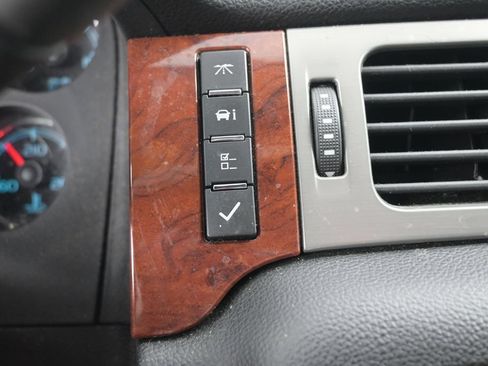 Used 2013 Chevrolet Tahoe LT AWD/4WD image 35