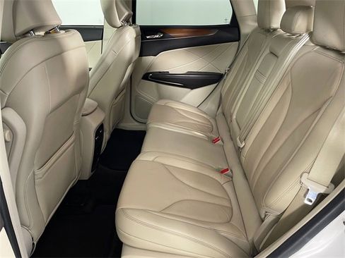 Used 2019 Lincoln MKC Select w/ Select Plus Package image 16