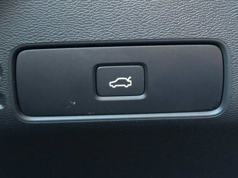 Certified 2023 Volvo C40 P8 Recharge Ultimate image 31