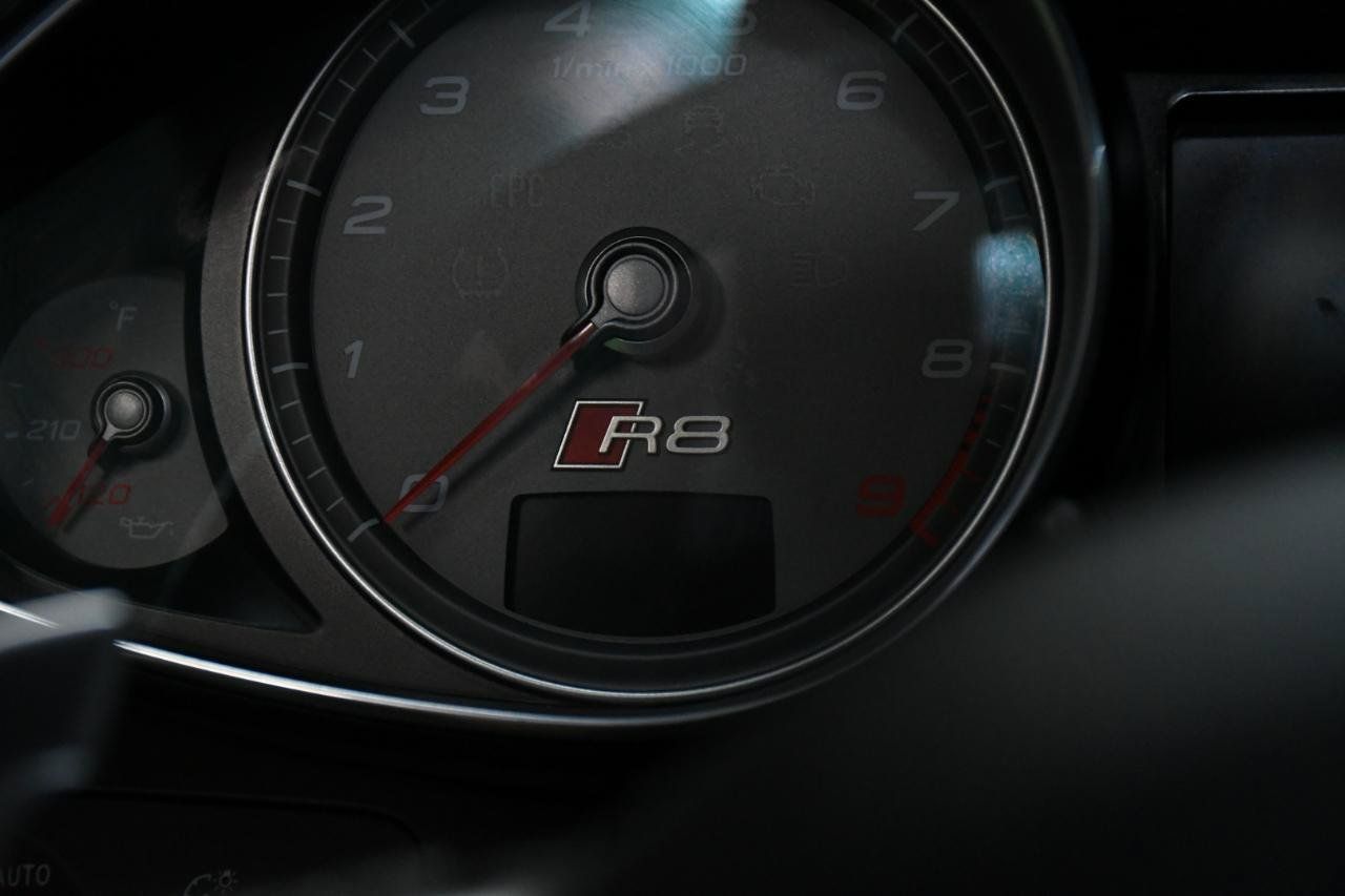 Used 2014 Audi R8 V8 w/ Convenience Package AWD/4WD image 34