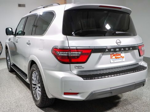 Used 2022 Nissan Armada SL w/ Captain's Chairs Package image 9