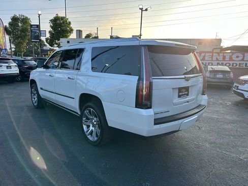 Used 2016 Cadillac Escalade ESV Premium RWD image 4