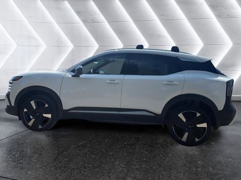 New 2026 Nissan Kicks SR image 5