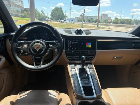 Used 2021 Porsche Macan AWD/4WD image 19
