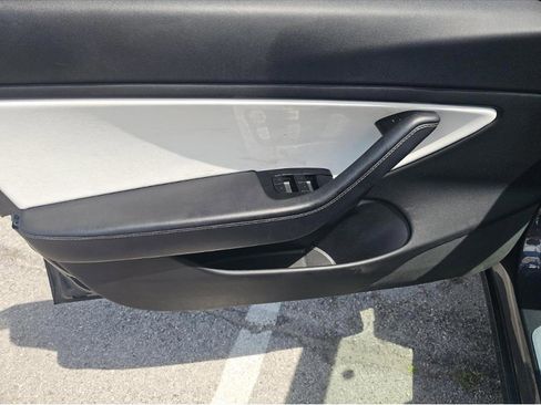 Used 2018 Tesla Model 3 Long Range RWD image 14