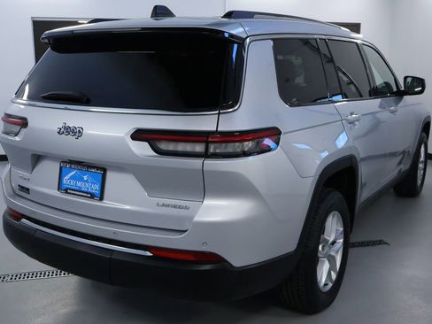 Used 2023 Jeep Grand Cherokee L Laredo image 7