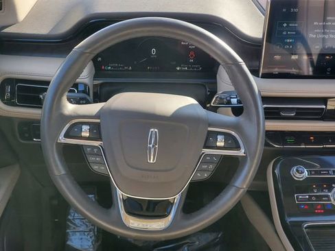 Certified 2023 Lincoln Nautilus Reserve image 30