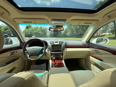 Used 2012 Lexus LS 460 w/ Comfort Pkg RWD image 19