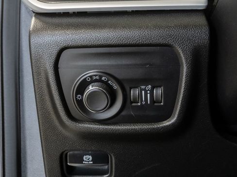 Used 2023 Jeep Grand Cherokee Altitude image 13