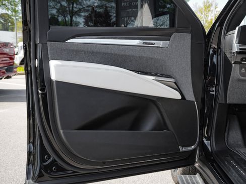 Used 2026 Cadillac Escalade V w/ LPO, ONYX Package image 14