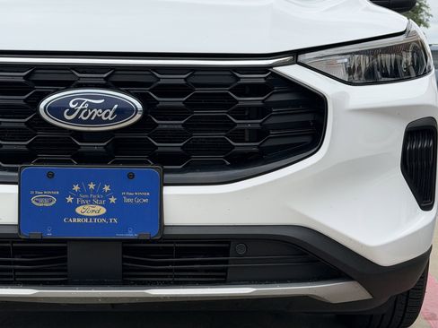 Certified 2024 Ford Escape Active FWD image 9